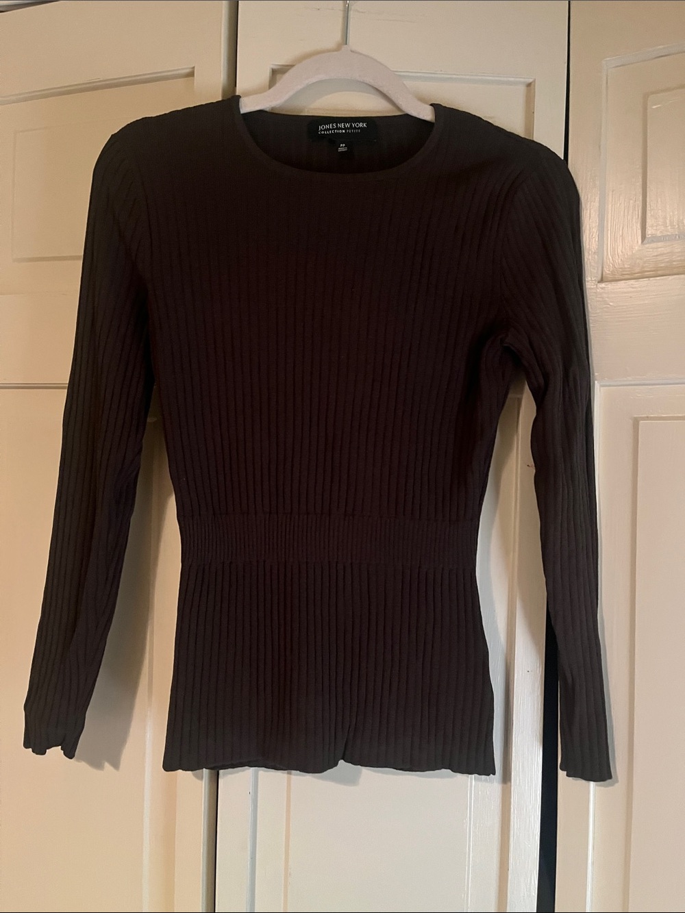 Jones New York Dark Brown Ribbed Long-Sleeve Knit Top